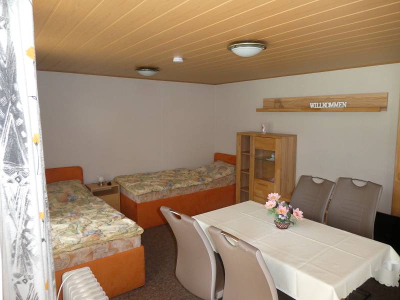 Bungalow bis 4 Personen mit WC/Dusche
