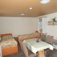 Bungalow bis 4 Personen mit WC/Dusche